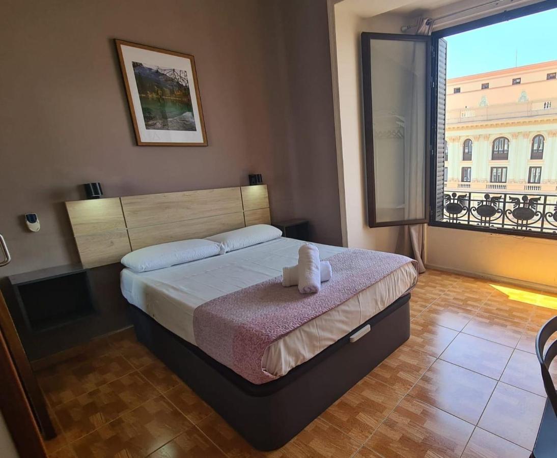 Hostal Miami Мадрид Экстерьер фото