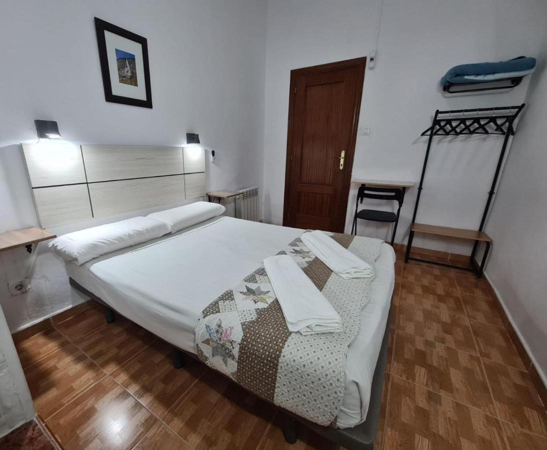 Hostal Miami Мадрид Экстерьер фото