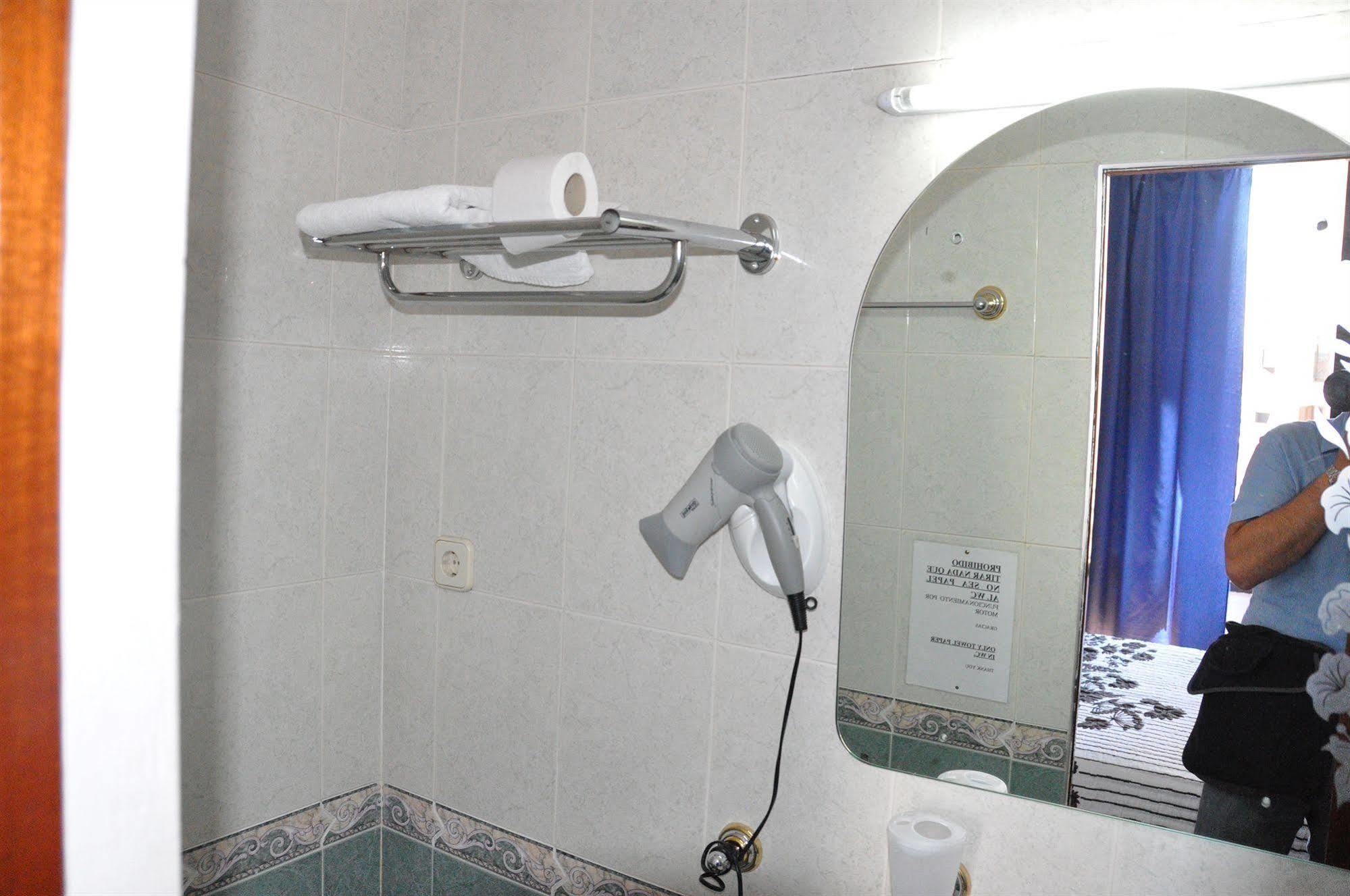 Hostal Miami Мадрид Экстерьер фото